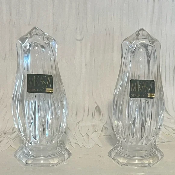 Mikasa Crystal Icicles Salt & Pepper Shakers Set.  Excellent condition! - Picture 3 of 9